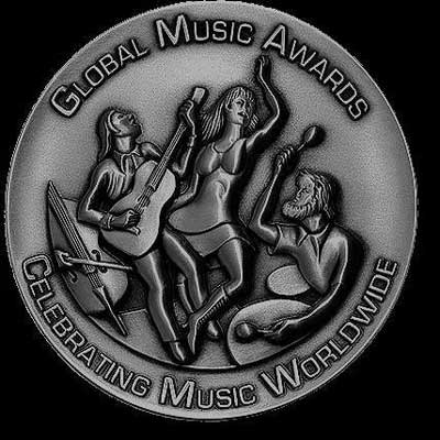 Nicki Kris wins a Global Music Award in 2018